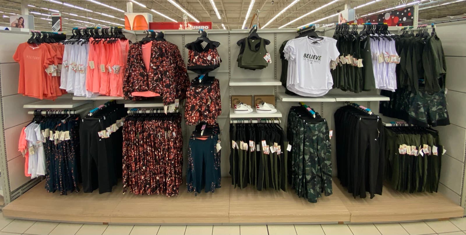 Aeropostale — full wall set with hoodies and graphic tees